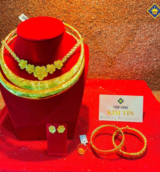 Bộ trang sức cưới vàng 983 KTJ262