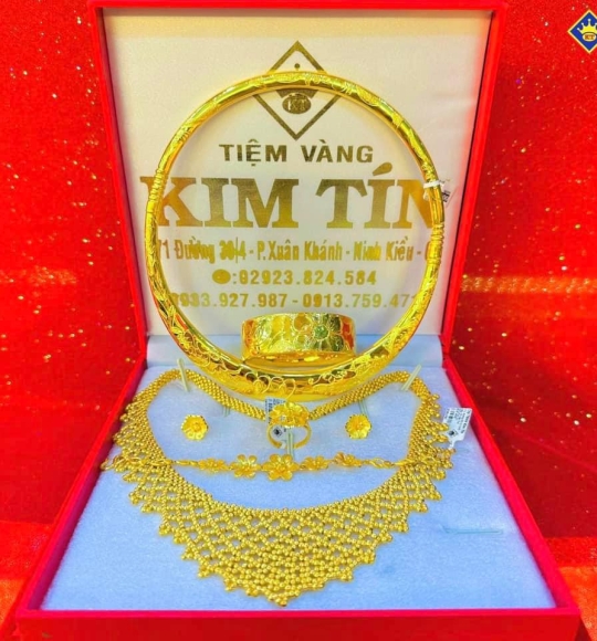 Bộ trang sức cưới vàng 983 KTJ271