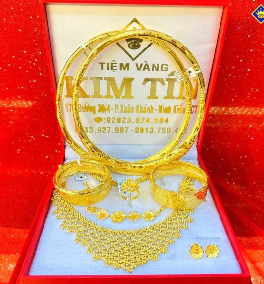 Bộ trang sức cưới vàng 983 KTJ272